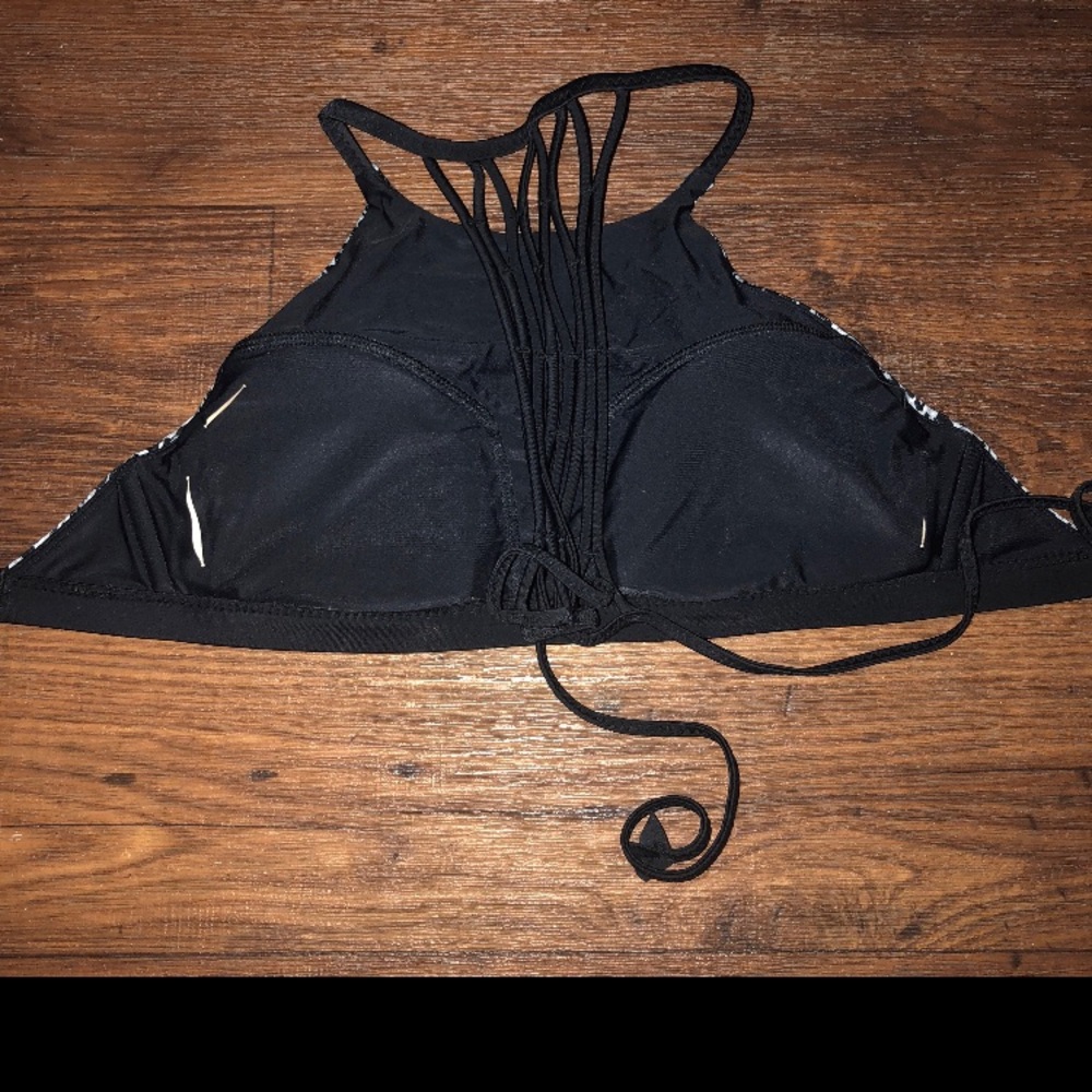 Lululemon swim top